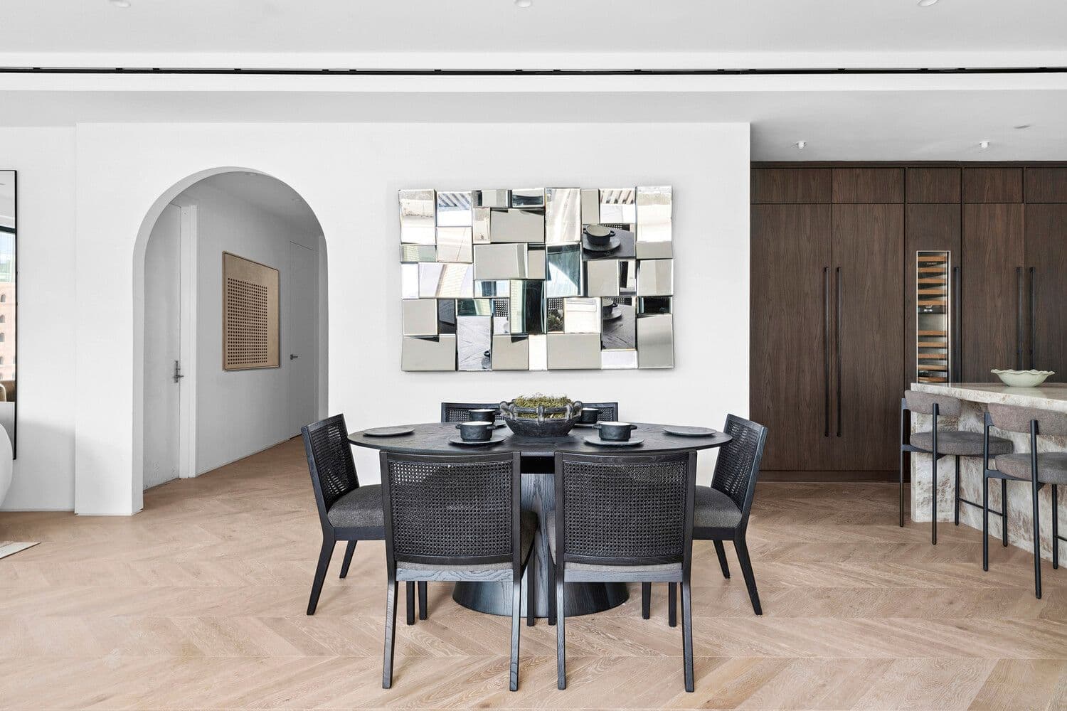 Fifty One Domino - Image 10