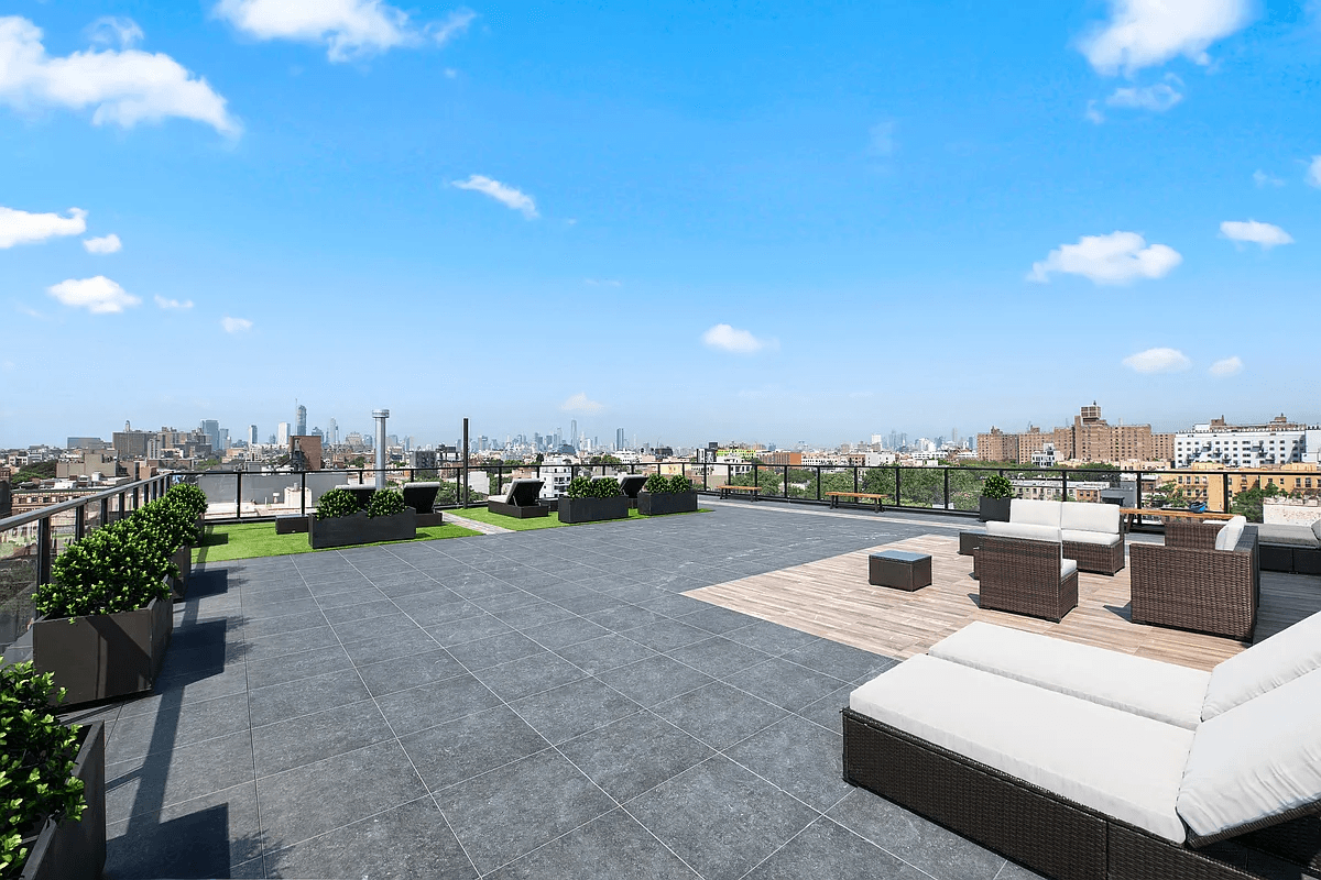 825 Dekalb Ave - Image 3