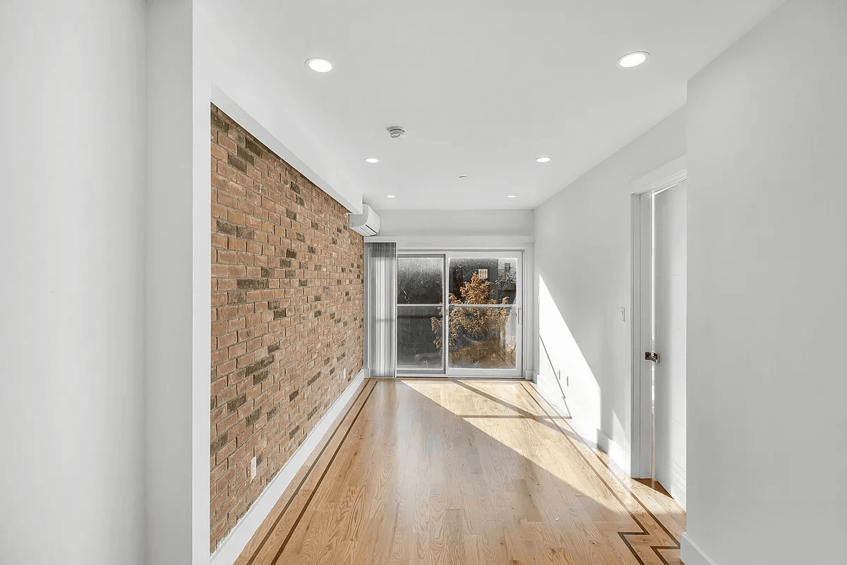 735 Greene Ave - Image 2