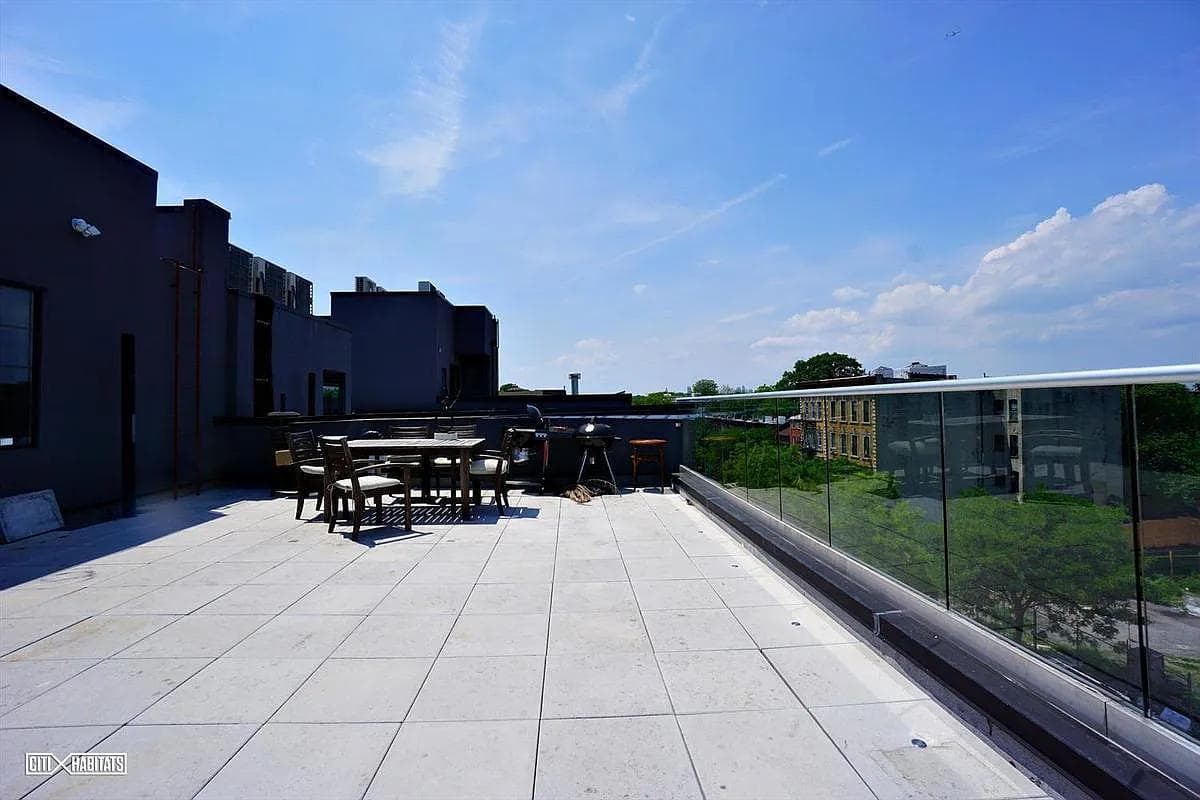 672 Halsey Street - Image 2