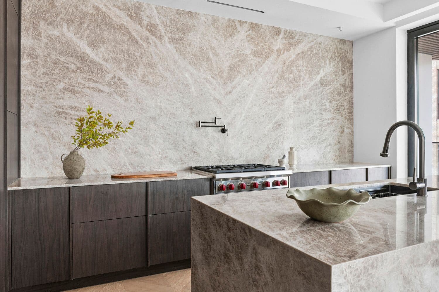 Fifty One Domino - Image 9