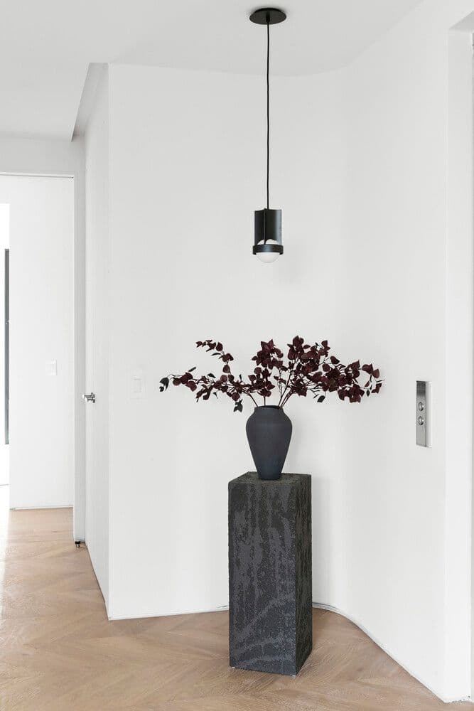 Fifty One Domino - Image 13