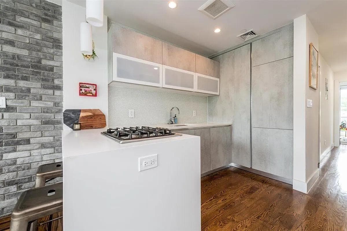 668 Halsey Street - Image 6