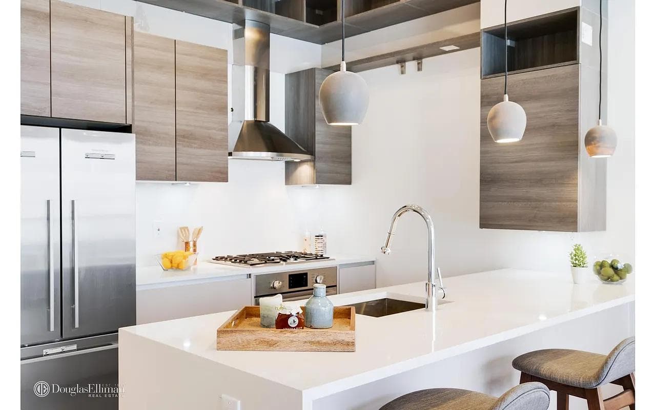 204 Monroe Street - Image 8